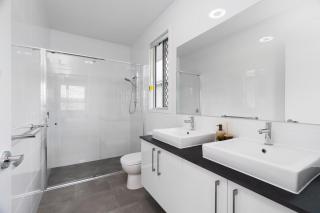 Brisbane Family House with Ensuite&Centralised A/C - 5