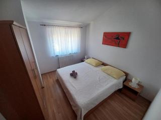 Summer 2026 Apartments near the Beach - 9