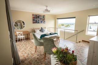 Hillside Hideaways - With Pool - Hermanus - 2