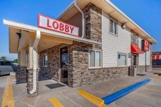 Econo Lodge Hays I-70 - Hays - 9