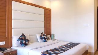 Basera Hotel, Mall Road - 8