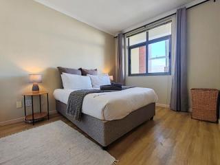 Beach Loft Empire Apartment - Muizenberg - 5
