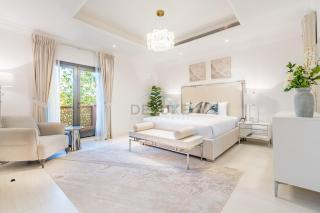 Near the Beach 4BR Villa with Assistant's Room, Minutes Away from the Mall and Monorail, Canal Cove, Palm Jumeirah by Deluxe Holiday Homes - 5