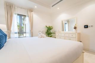 Near the Beach 4BR Villa with Assistant's Room, Minutes Away from the Mall and Monorail, Canal Cove, Palm Jumeirah by Deluxe Holiday Homes - 1