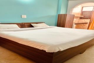 Capital O Kanha Guest House - Noida - 3