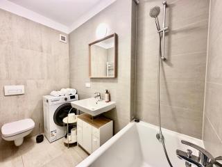 Kasper Coresi Mall - Rise Private Apartments & Suites - Brasov - 1
