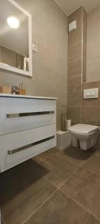 OPERA LUX APARTMENTS Green Hill - Relax & Free Parking - 5