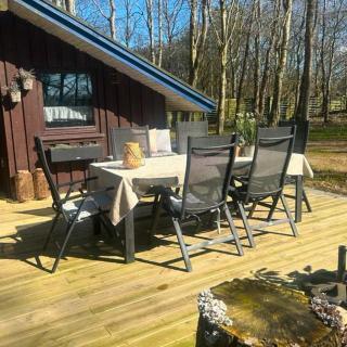 Cozy Nature Cabin with Patio, Parking and WiFi - 9