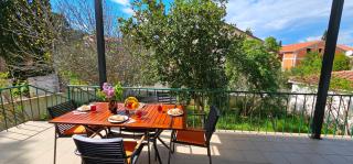 Home with garden, terrace and bike or boat storage, 30m from beach - Fig Tree House - 9