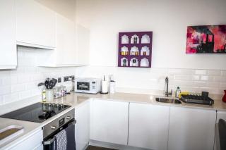 Stunning 2 Bed Manchester Apartment Near Etihad - 1