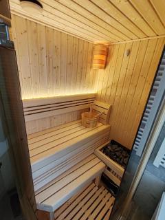 Relax Apartment with sauna and jacuzzi in city center - Novi Sad - 2