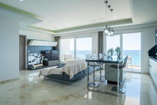 GL Luxury Seaview Suite - 9