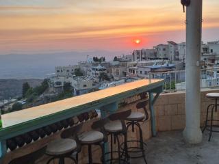 צימרים Old school - ג'קוזי , בריכה מחוממת ונוף ברמת הגולן - 4