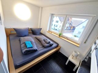 Traumwohnung mit Sonnen-Balkon - nur 5 min vom EP - Rheinhausen - 6