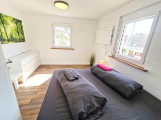 Traumwohnung mit Sonnen-Balkon - nur 5 min vom EP - Rheinhausen - 3