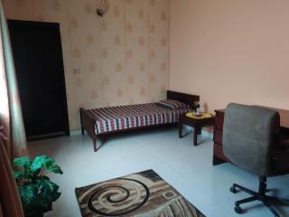 Furnished Room City Center - Karachi - 4
