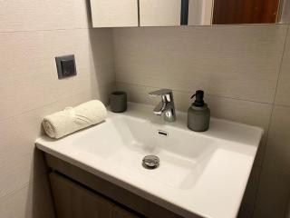 Cozy & Connected, Walk to Culture, Metro in Minutes - Athen - 6