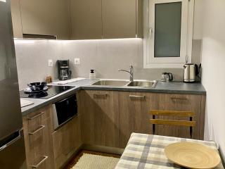 Cozy & Connected, Walk to Culture, Metro in Minutes - Athen - 8