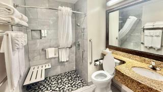 Quality Inn & Suites Los Angeles Airport - LAX - 4