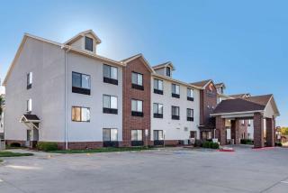 Comfort Inn & Suites - Emporia - 0