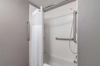 Comfort Inn & Suites - Emporia - 3