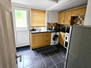 Verde Haven Stays 2BR Stay with Free Parking in Birmingham M6 - Birmingham - 3