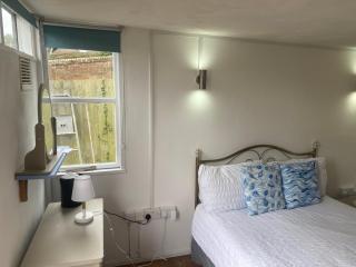 Bridport Garden Suite - 4
