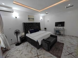 Lekki Nature Conservative 4 bedroom Luxury Apartment with 24hrs Power - Lekki - 2