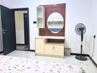 Cozy Beachfront 3-Bedroom Apartment in City Centre - Colombo - 8