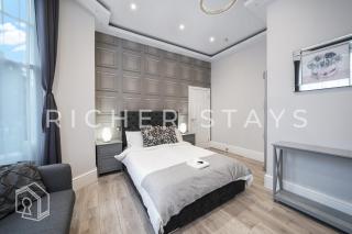 Hackney Suites - En-suite rooms & amenities - London - 9