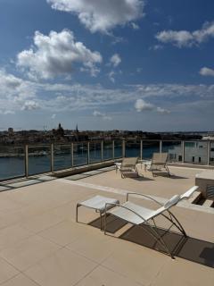 Luxury Seafront Penthouse with Private Pool & Breathtaking Panoramic Sea Views - Sliema - 2