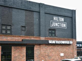 The Hilton Junction Hotel - Hilton - 1
