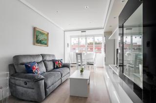 Precioso piso residencial muy luminoso, bien comunicado, de estancia temporal no turístico - 0