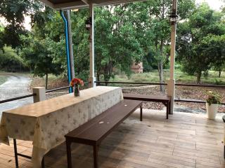 Whales Come to the River - Riverside - 3 rooms on 2nd floor - 5