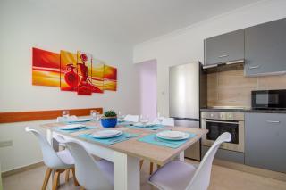 St Julian's Unique 3-bedroom Apartments Sleeps 9-10 - St. Julianʼs - 0
