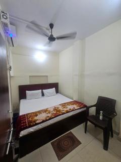 Ramlala Paying Guest House Stay Just 100m from Saryu Ghat, Ayodhya - Ayodhya - 9