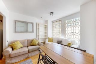 Bright 2-Bed Garden Flat in West Kensington - Londra - 0