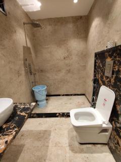 Homlee-Virasat 3BHK Flat Central DEL-Lift-Parking - New Delhi - 4