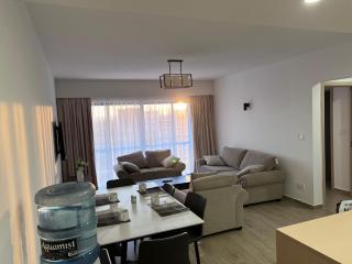 Modern Two Bedroom Apartment with Stunning Views - Nairobi - 0