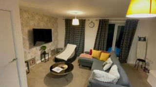 New Modern 3-Bed Home FREE Parki - Dartford - 0