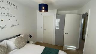 New Modern 3-Bed Home FREE Parki - Dartford - 5