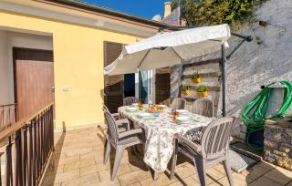 2 Bedroom Awesome Home In Cipressa - Cipressa - 1