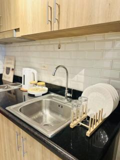 Condo in Pasay with pool view - 6