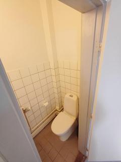 Budget Studio 5 with Free Parking - 5