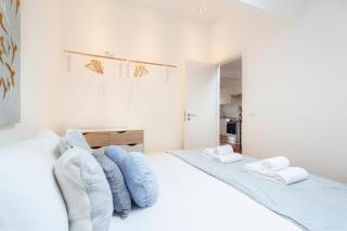 Bica Blue 1BR Loft w Riverview n AC by LU Holidays - Lissabon - 9