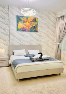 Best Place Holiday Home Free Parking - Ajman - 2