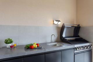 Bezauberndes Apartment 100 Meter zum Sandstrand mit Meerblick, Jacuzzi, BBQ - Medulin - 6