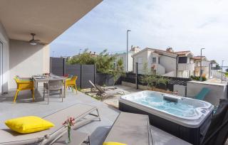 Hundefreundliches Apartment 100 Meter zum Sandstrand mit Jacuzzi, Meerblick - Medulin - 7