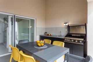 Traumhaftes Apartment nur 100 Meter zum Strand mit Whirlpool, Meerblick, BBQ - Medulin - 5