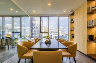 Luxury Amenities and City View - 5